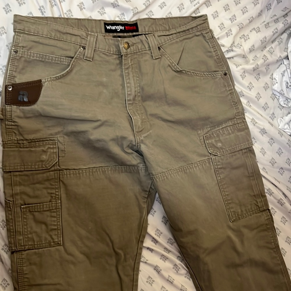 Light brown size:W36 L32 used in good condition